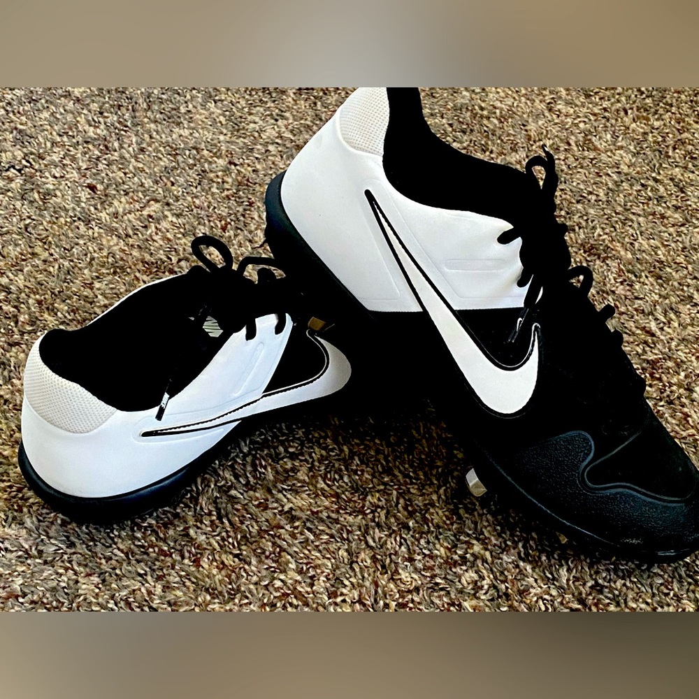 Men’s Size 11 Nike Metal Baseball Cleats Alpha Huarache Varsity Low.